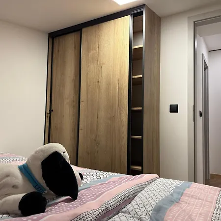 Lejlighed Luxusni U Drahotinskeho Rybnika